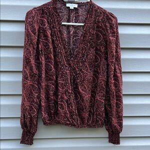 Evereve | Paisley Print Long Sleeve V-neckline Top size Small
